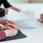 Jak skutecznie negocjować cenę magazynu? Praktyczne porady